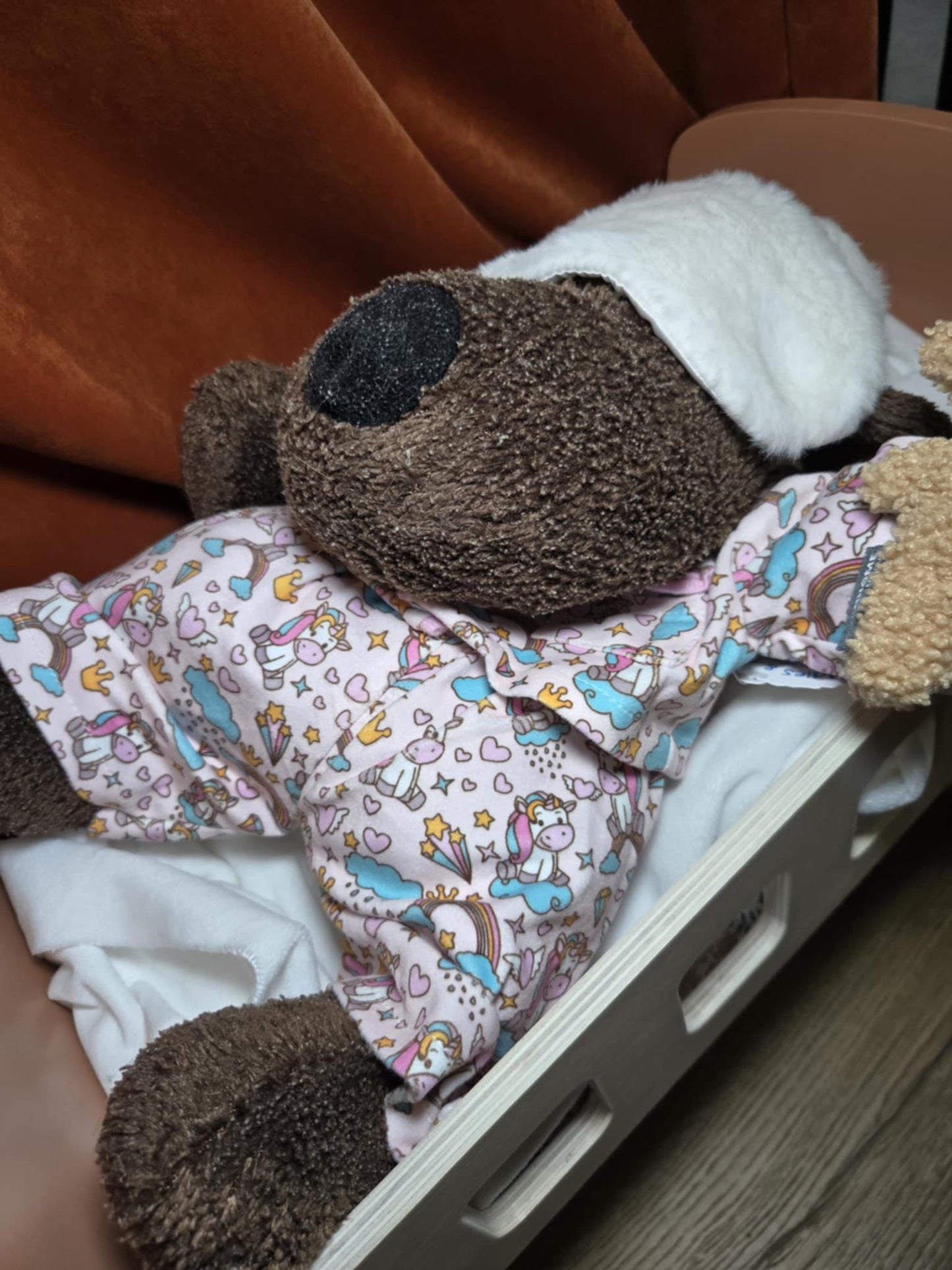 Le Pyjama "Arc-en-Doudou" – pour les Doudous en quête de câlins colorés