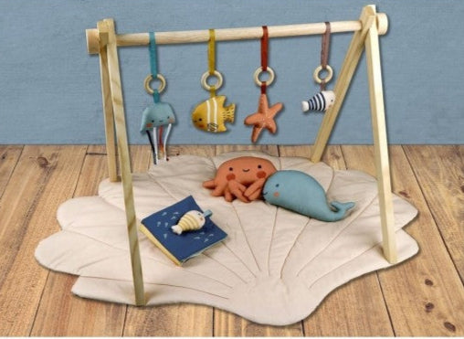 Tapis d'activités, peluche baleine et crabe avec mobiles à coudre soi meme